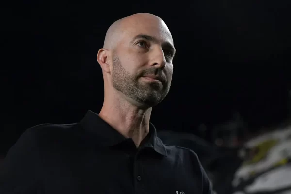 Bellão muda o Botafogo e time vira clássico contra o Vasco