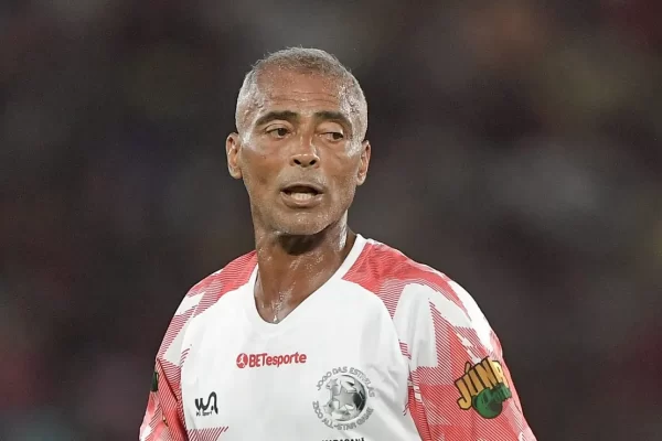 Romário critica dependência do Brasil em Neymar para a Copa