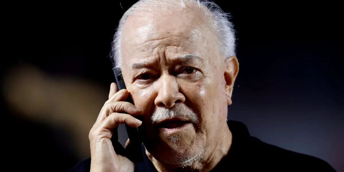 Presidente do São Paulo rebate torcida e fecha apoio total a Roger Machado