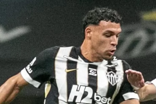 Vitor Hugo vive auge no Galo: gol, confiança e versatilidade