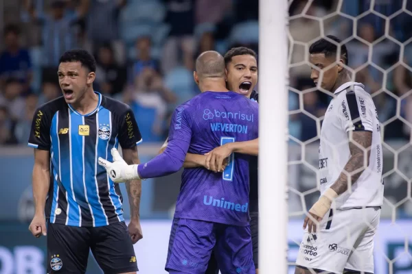 Weverton salva Grêmio, mas time empata com Remo e fica sem vencer