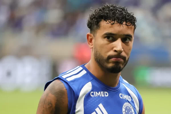 Cruzeiro segura renovação de William: cenário incerto na lateral