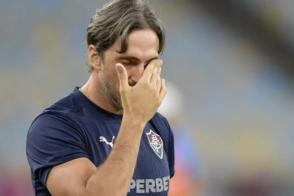 Flamengo domina Zubeldía e vence clássico com show de Pedro