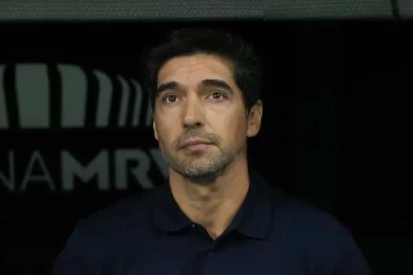 Palmeiras vence no fim e lidera grupo na Libertadores