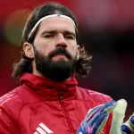 Futuro de Alisson na Europa é incerto e Inter de olho em retorno em 2027