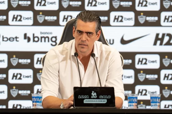 Paulo Bracks quebra o silêncio e nega crise no Atlético-MG: ‘Não tem racha’