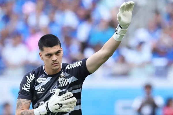 Gabriel Brazão assume culpa após derrota do Santos na Sul-Americana