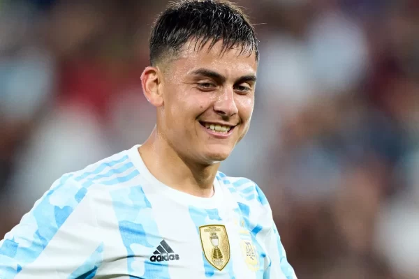 Milan entra na briga com Flamengo por Dybala; meia prefere Itália