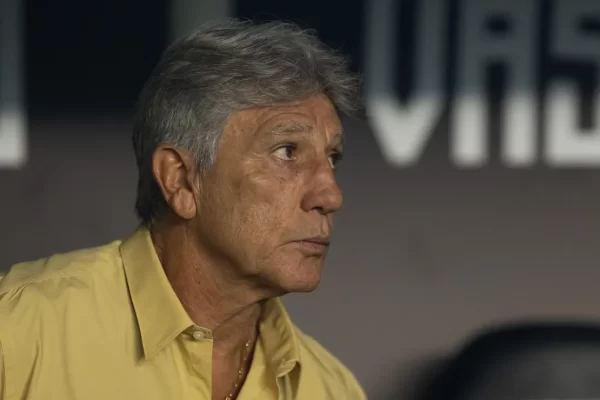 Renato Gaúcho foca em defesa do Vasco para corrigir falhas graves