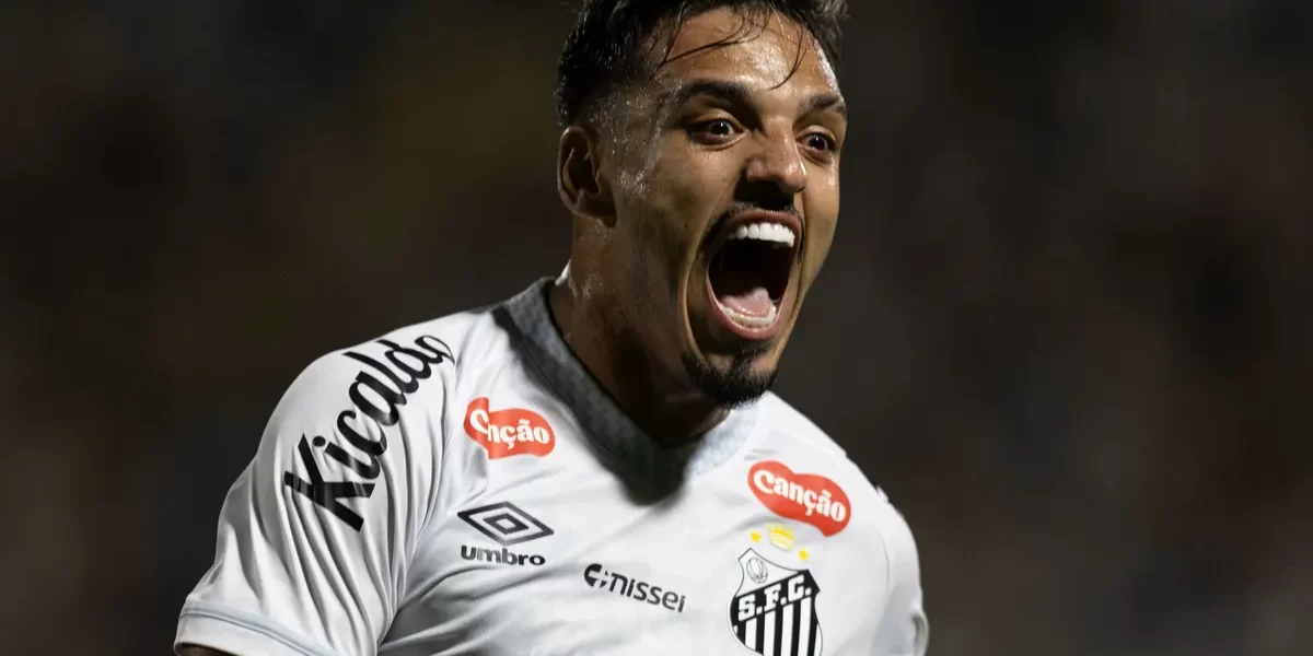 Gabriel Menino se lesiona e vira baixa no Santos; Cuca ajusta time