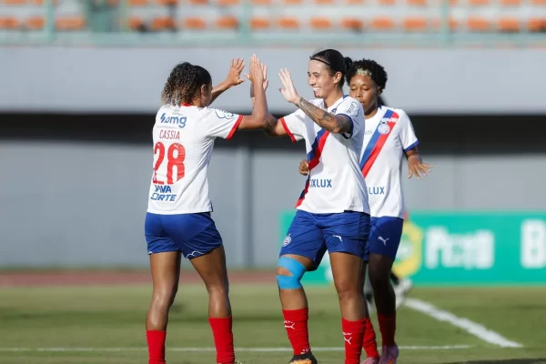 Bahia atropela América-MG e cola na liderança do Brasileirão Feminino