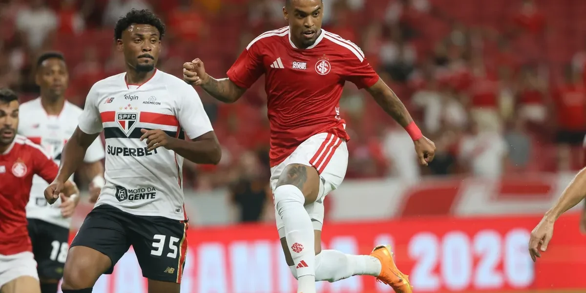 Alerrandro assume vaga de Borré no Inter e explica diferenças no ataque