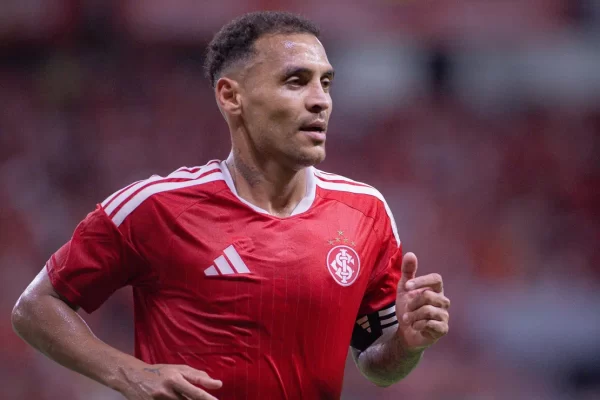 Inter vive alerta: pior mandante do Brasileirão e na beira do Z-4