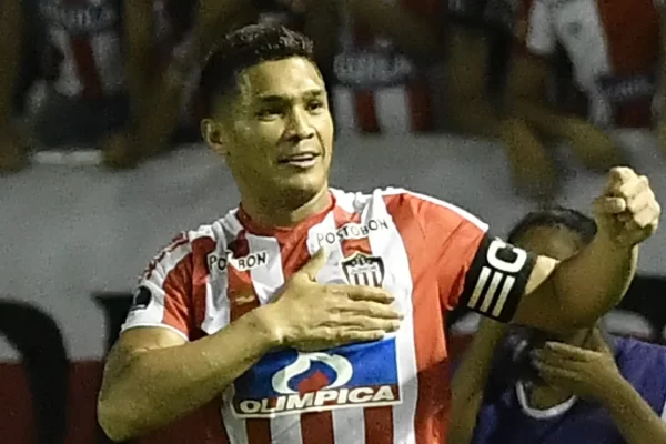 Palmeiras leva gol de pênalti e perde para o Junior na Libertadores