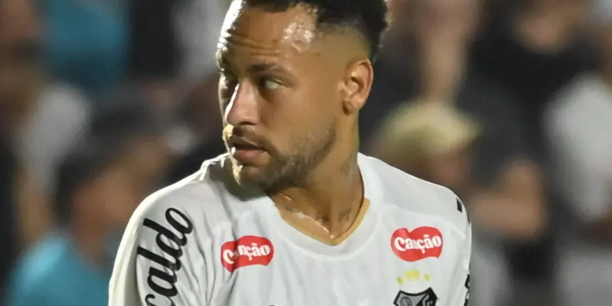 Neymar se desculpa por discussão com torcedor: ‘Não farei mais isso’