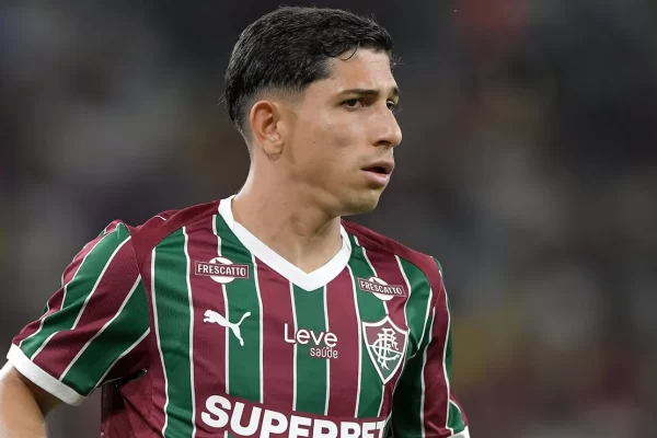 Savarino lamenta derrota do Flu para o Fla e pede reação