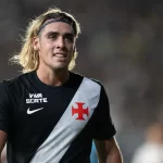 Spinelli conquista torcida e briga por vaga no ataque do Vasco