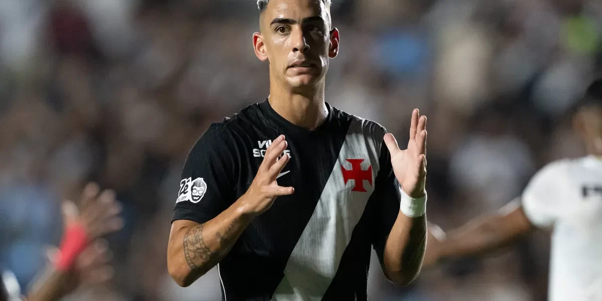 Torcida do Vasco esgota paciência com Puma Rodríguez em clássico
