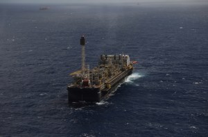 Petrobras, PRIO e Brava despencam com Brent abaixo de US$ 100