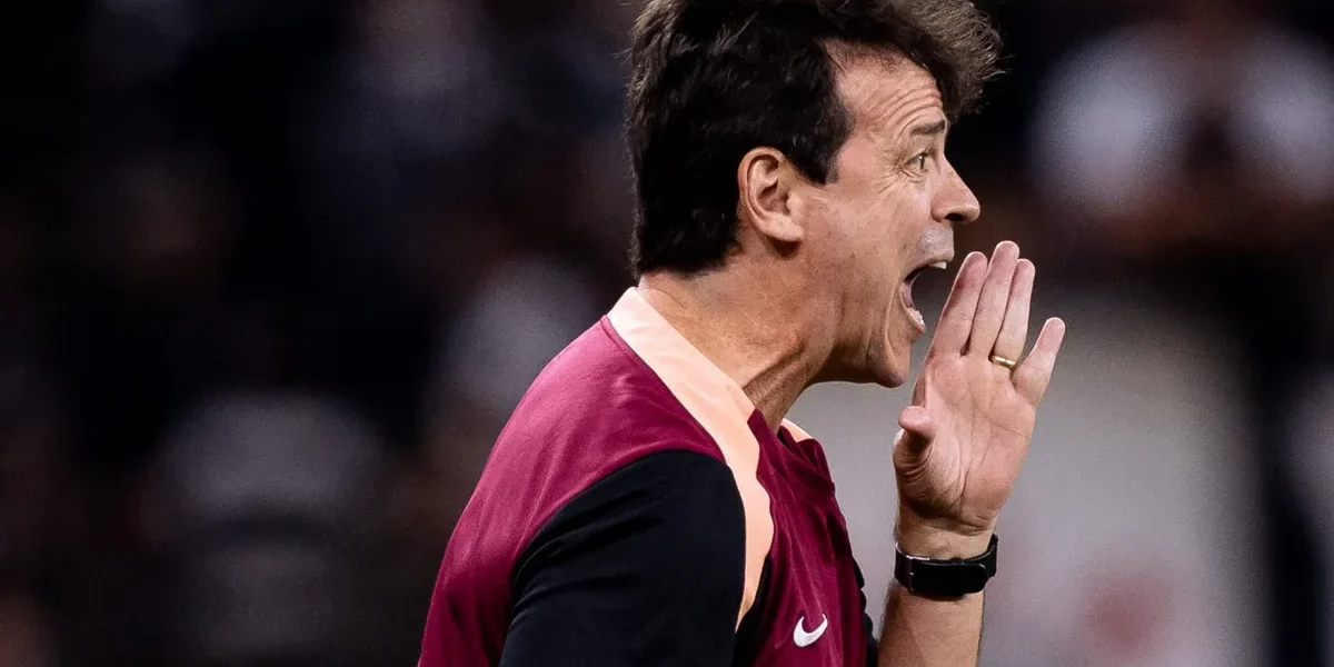 Diniz escala força total, mas Corinthians decepciona e perde do Platense em casa