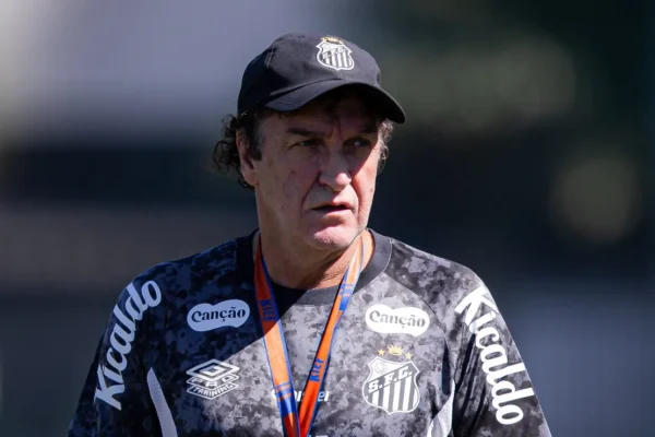 Santos vive crise: 7 jogos sem vencer e Cuca pode bater recorde negativo contra o Bragantino