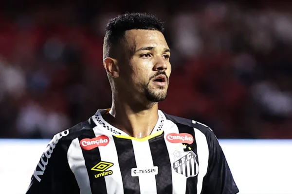 Zé Ivaldo perde espaço no Santos: entenda o que mudou