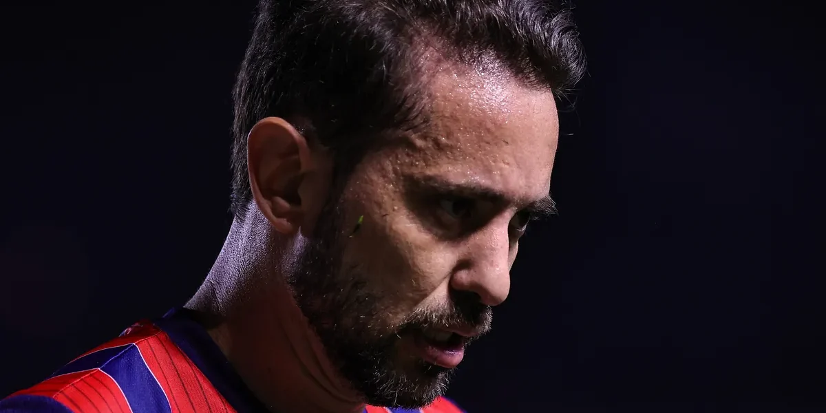 Ex-Flamengo, Everton Ribeiro enfrenta má fase no Bahia e torcida critica: ‘idade chegou’