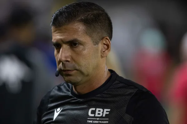 Bruno Arleu apita duelo direto: Grêmio x Santos contra o Z-4