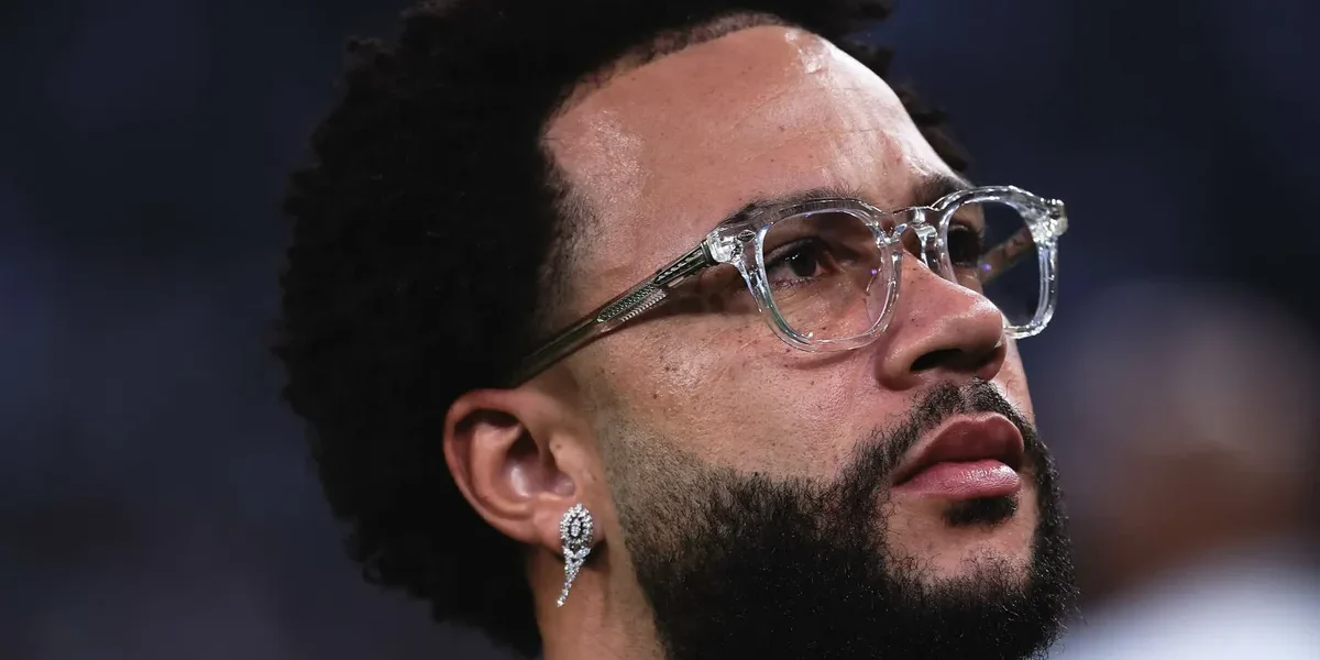 Memphis Depay aceita redução salarial e fica no Corinthians, confirma Marcelo Paz