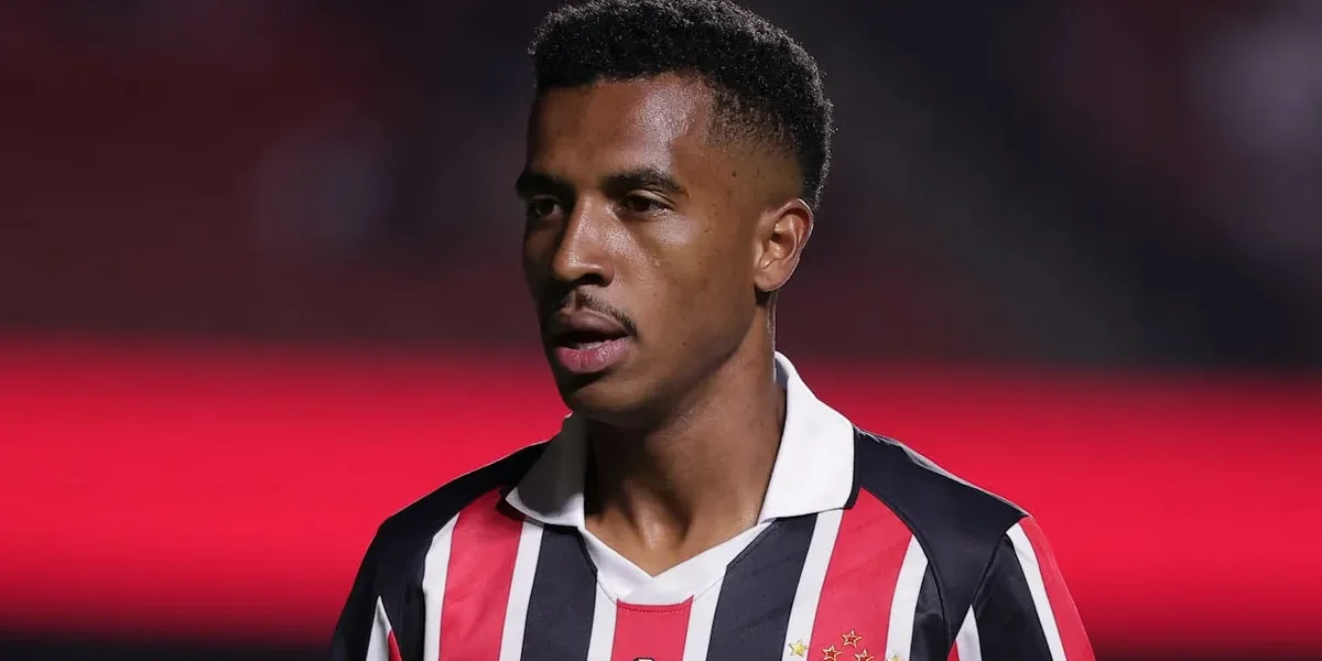 Marcos Antônio volta a treinar no gramado após lesão grave; São Paulo monitora recuperação