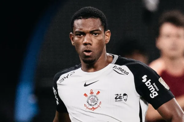 STJD pune André com dois jogos de suspensão por falta violenta