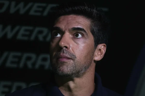 Abel Ferreira tira peso de Fla x Palmeiras: ‘Esse jogo não decide nada’