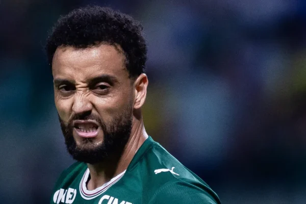 Felipe Anderson exalta evolução do Palmeiras e manda recado após goleada