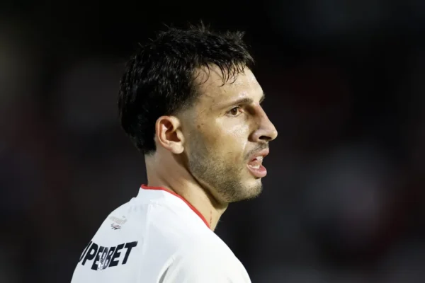 Calleri busca quebrar maior jejum do ano contra sua vítima favorita no Majestoso