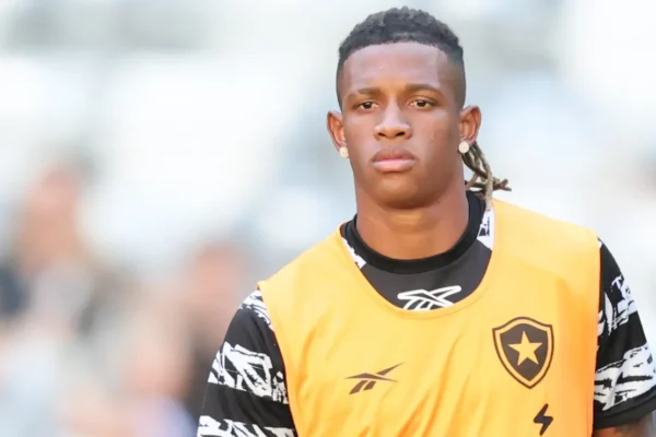 Palmeiras só vai atrás de Danilo se ele sair de graça do Botafogo