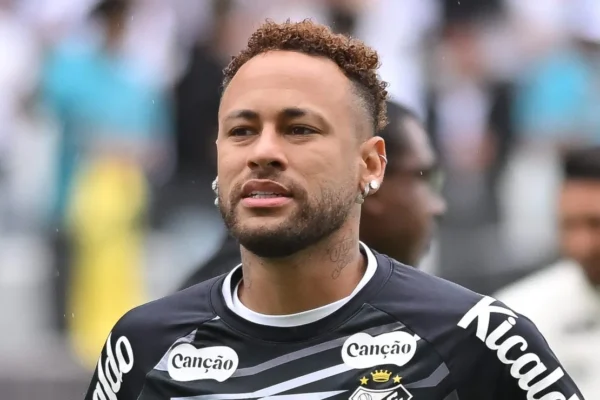 Milton Neves aponta dilema de Ancelotti com Neymar: ‘Situação longe de ser confortável’