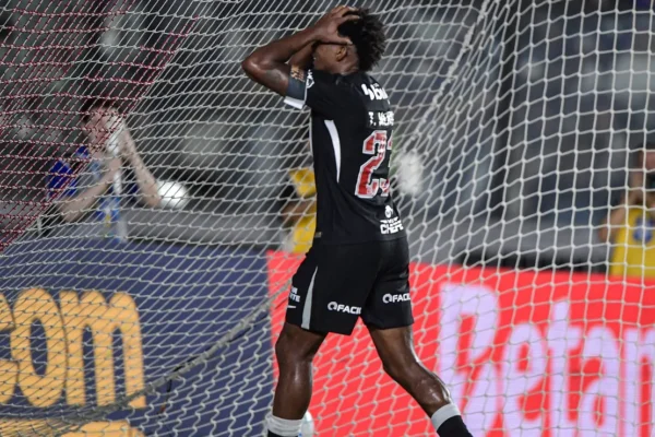 Vasco vive clima de guerra: briga no vestiário e Renato Gaúcho na corda bamba