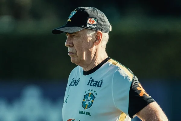 Ancelotti mantém suspense sobre Neymar e mais 3 na lista da Copa