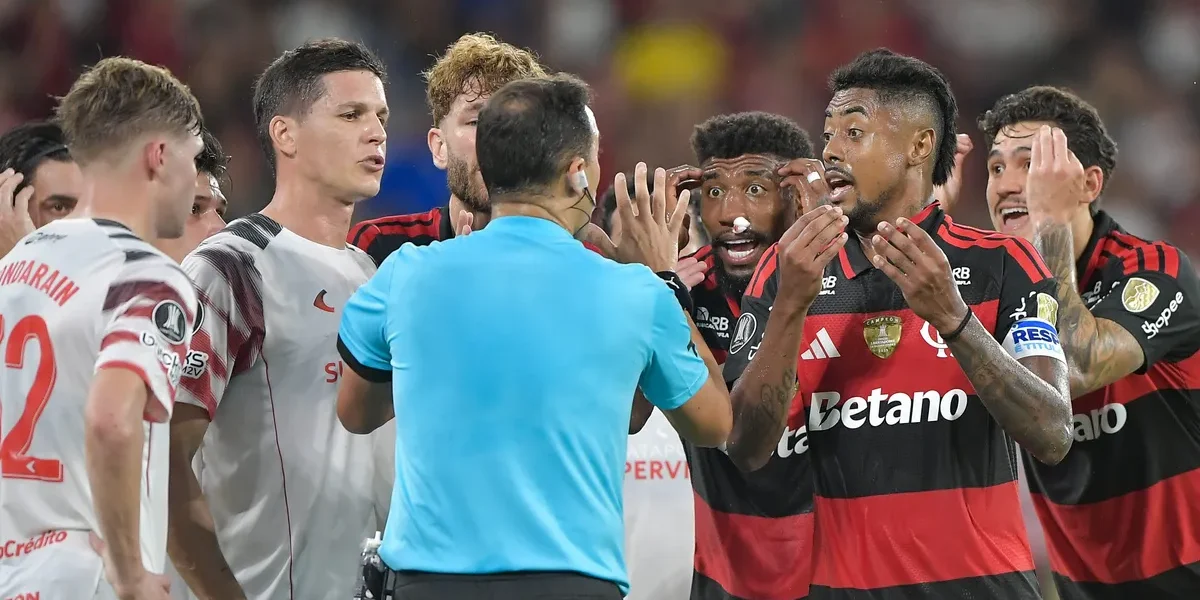 PC Oliveira aponta erro grave do VAR em pênalti não marcado para o Flamengo