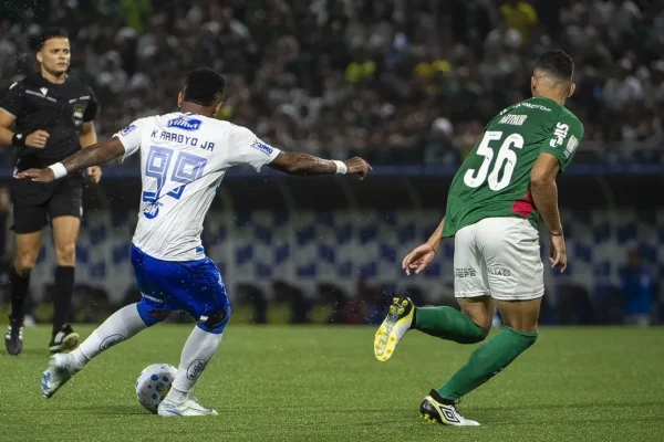 Arroyo e Otávio salvam Cruzeiro em empate polêmico contra o Palmeiras