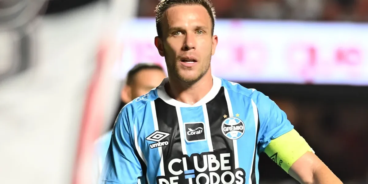 Grêmio espera Juventus definir futuro de Arthur para avançar