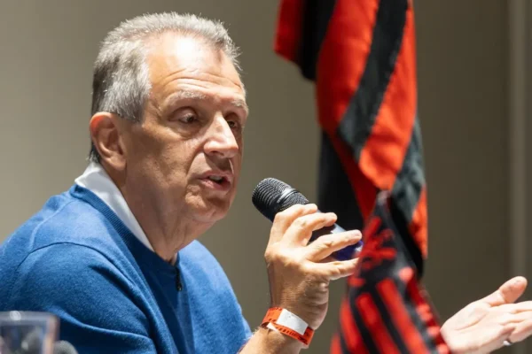 Flamengo tem R$ 180 milhões a receber por vendas parceladas; veja lista