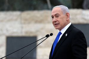 Israel elimina comandante do Hezbollah em Beirute e põe cessar-fogo à prova