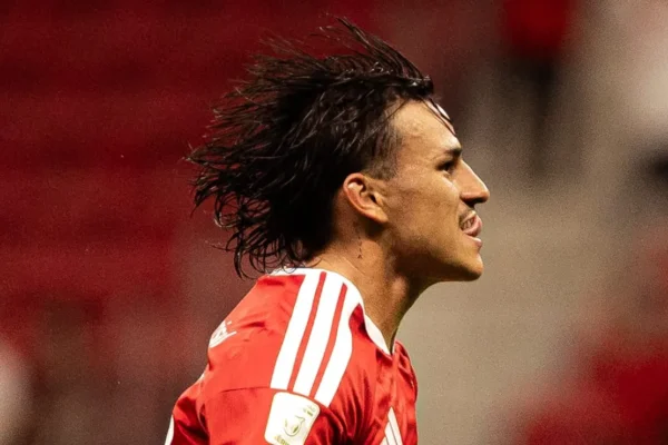 Bernabei brilha e Internacional domina o Fluminense dentro de casa