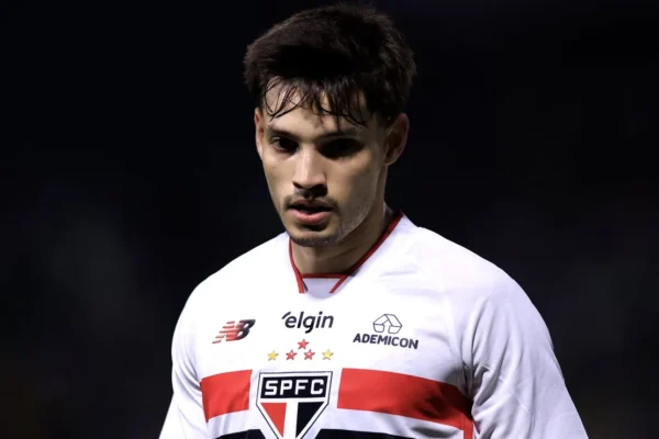 Bobadilla de volta: provável escalação do São Paulo contra o Corinthians