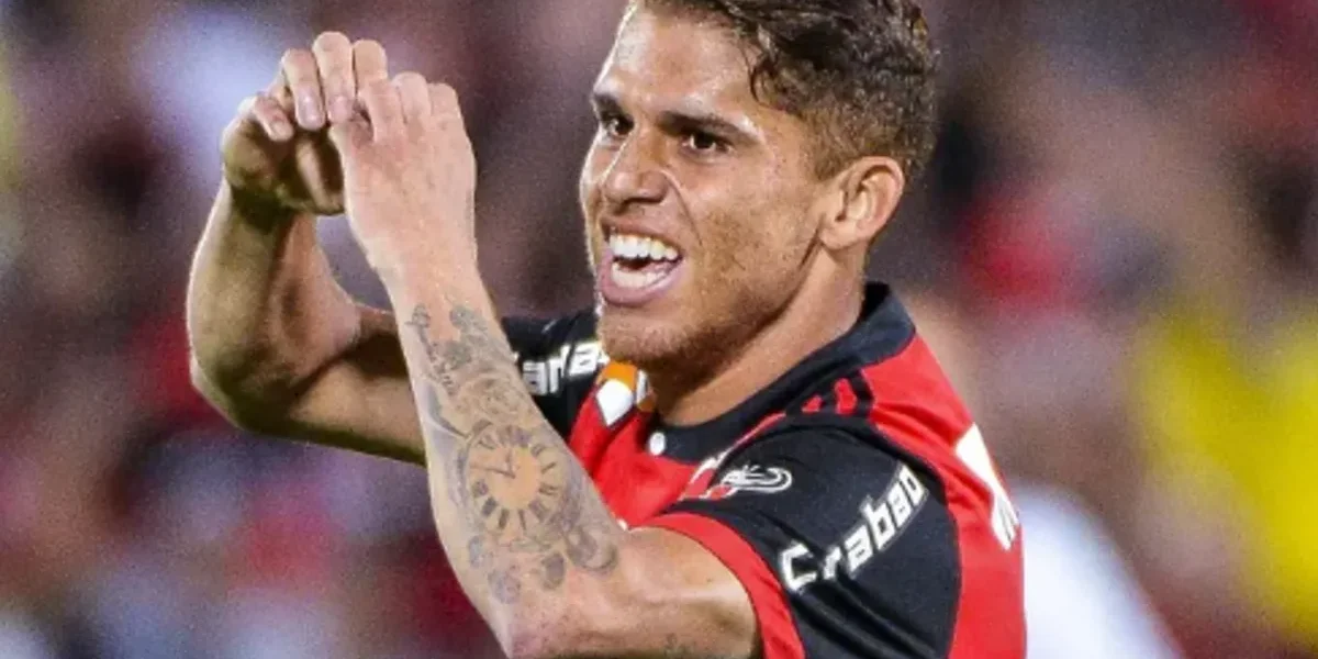 Ex-Flamengo, Cuéllar exige R$ 15 milhões do Grêmio na véspera do duelo