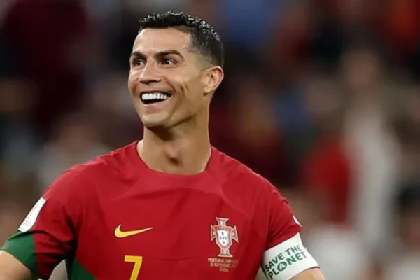 Técnico de Portugal defende CR7: “Idade é só um número” na Copa