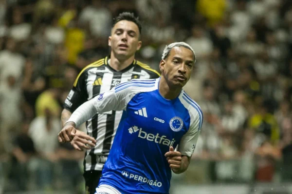 Cruzeiro x Atlético-MG: Onde assistir ao vivo, horário e escalações do clássico de hoje