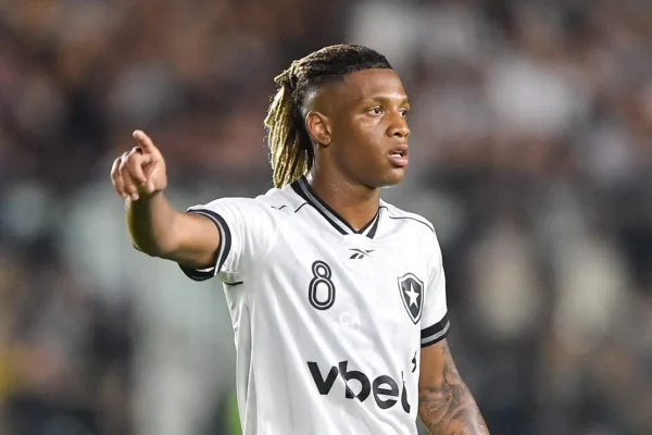 Palmeiras traça estratégia para tirar Danilo do Botafogo ainda em 2025