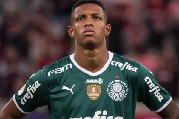 R$ 232 milhões afastam Danilo do Palmeiras: negócio travado